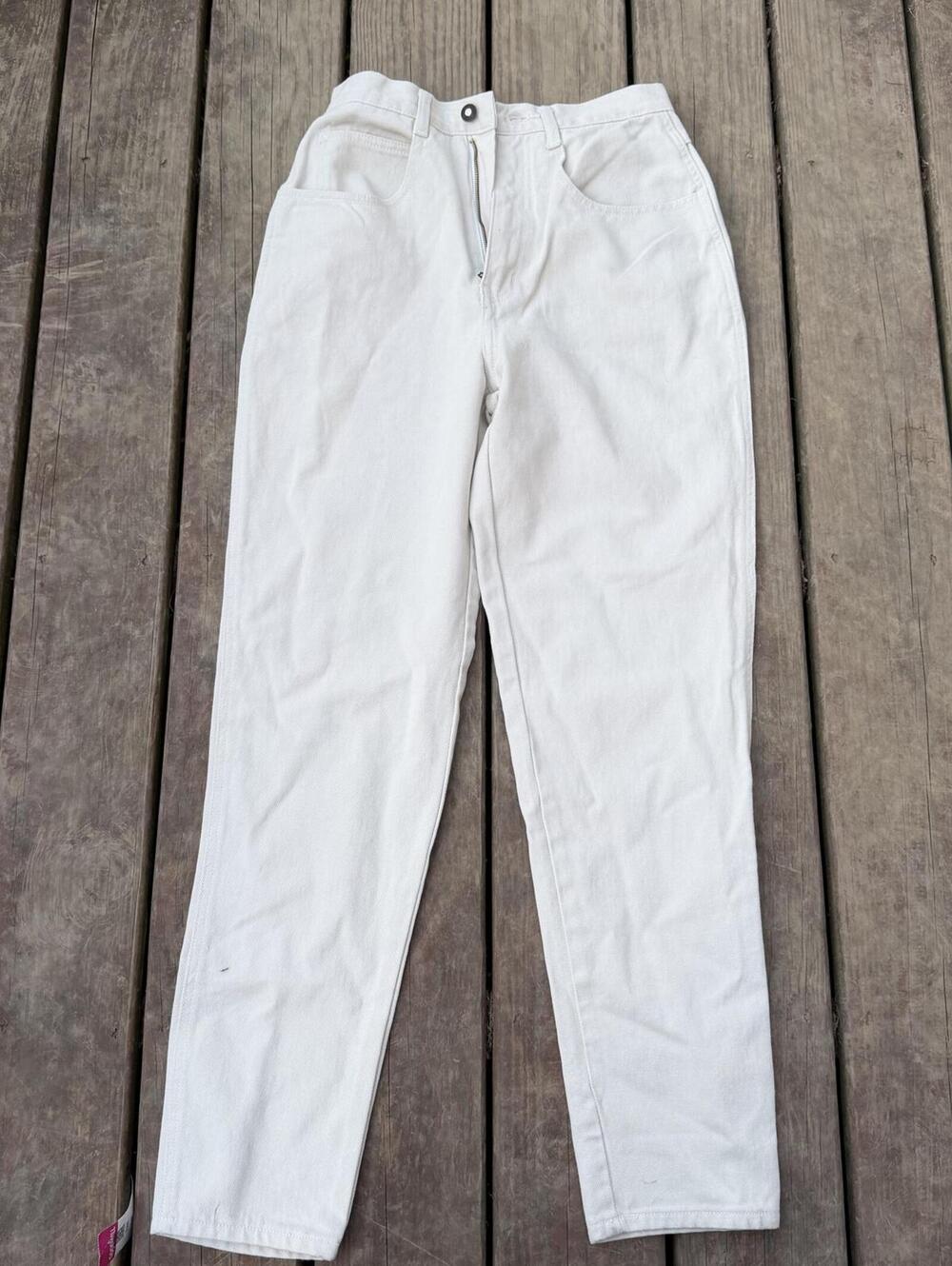(BOGO 25% Off)  Pierre Cardin Women's White Jeans Size 8 - Classic Chic with